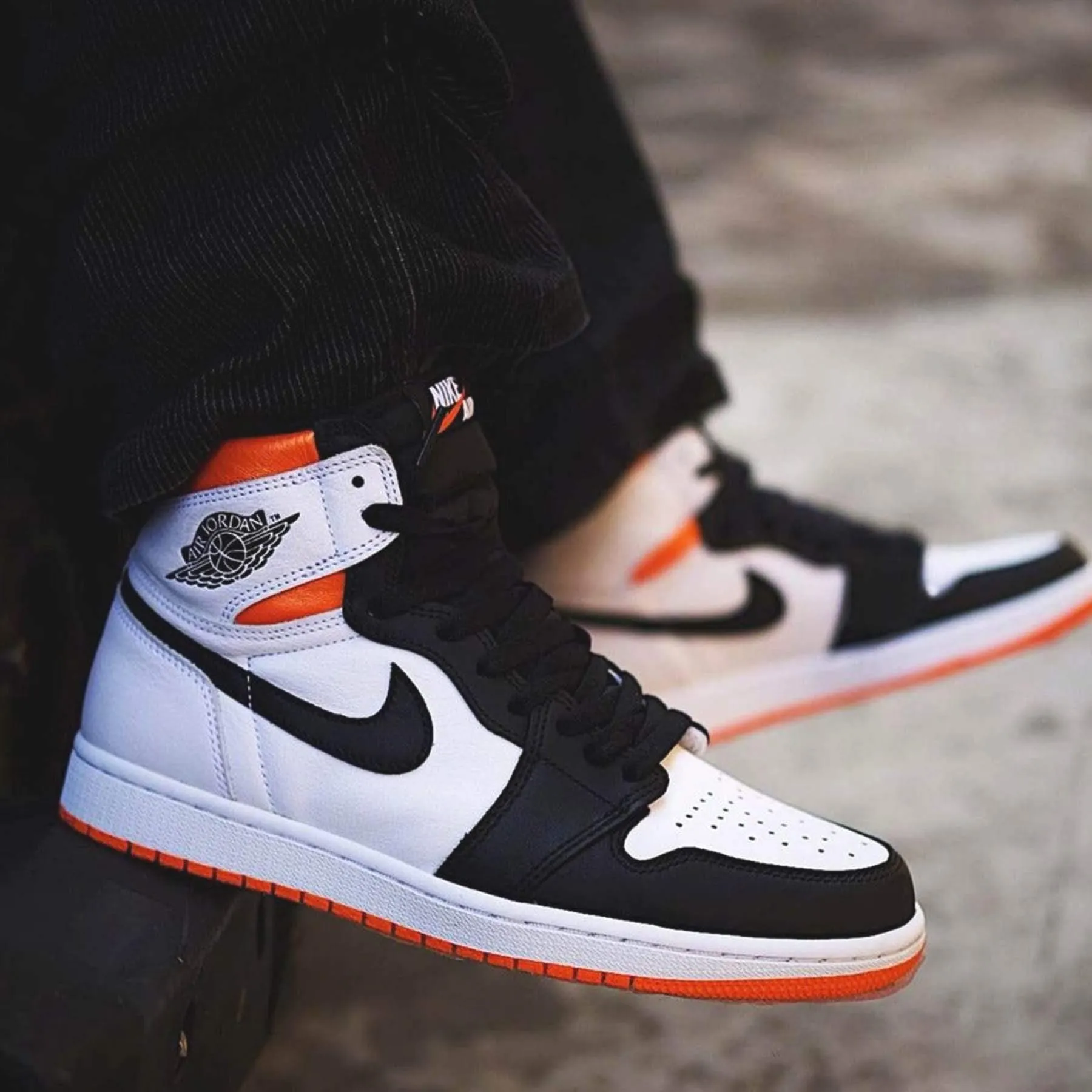 Air Jordan 1 Retro High OG 'Electro Orange'