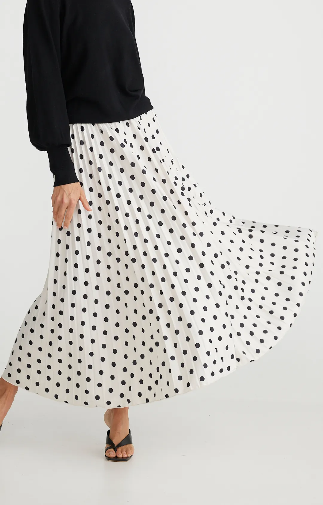 Alias Pleated Skirt - Black & Off-White Polkadot