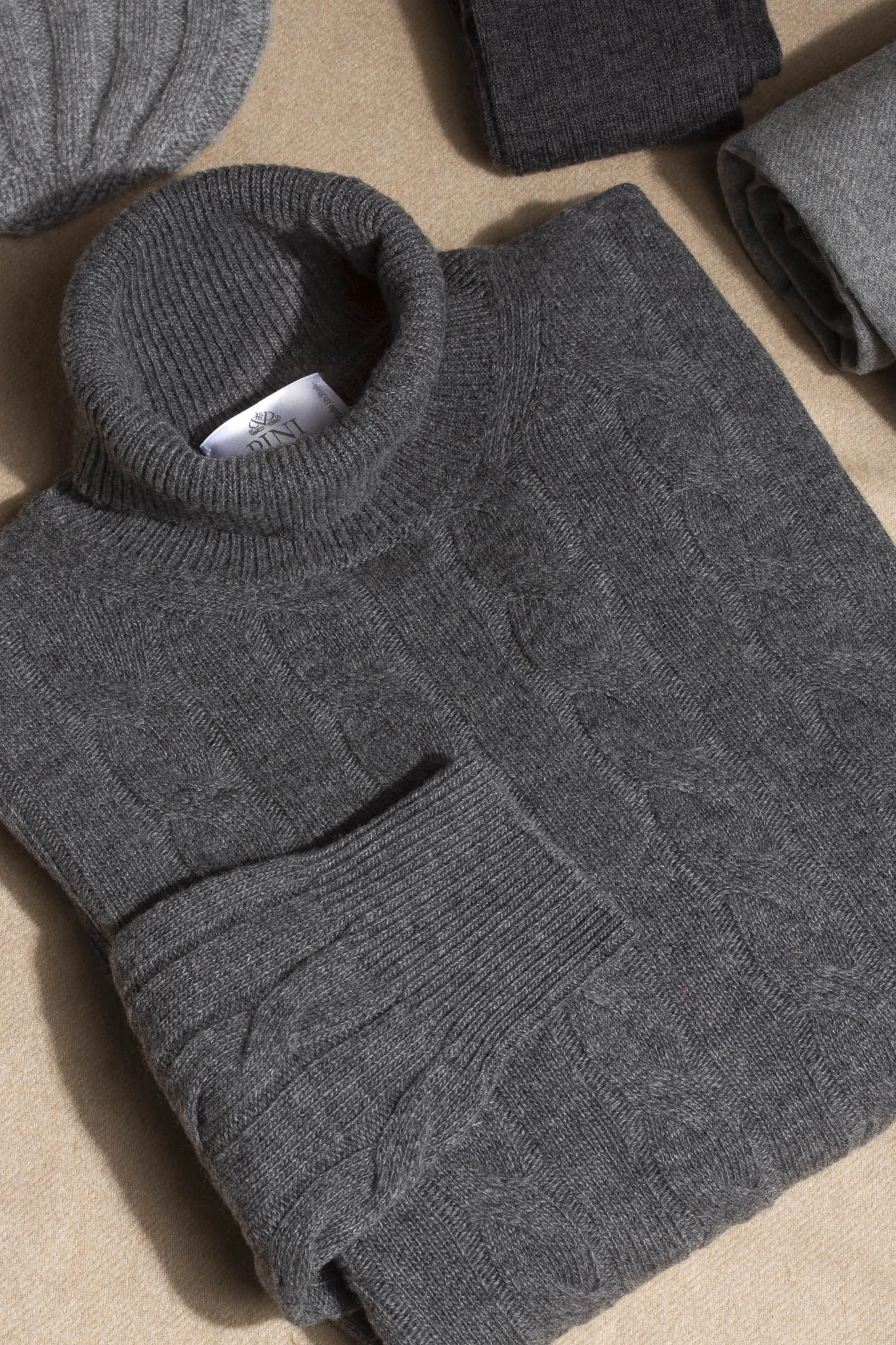 Anthracite turtleneck – Made in Italy