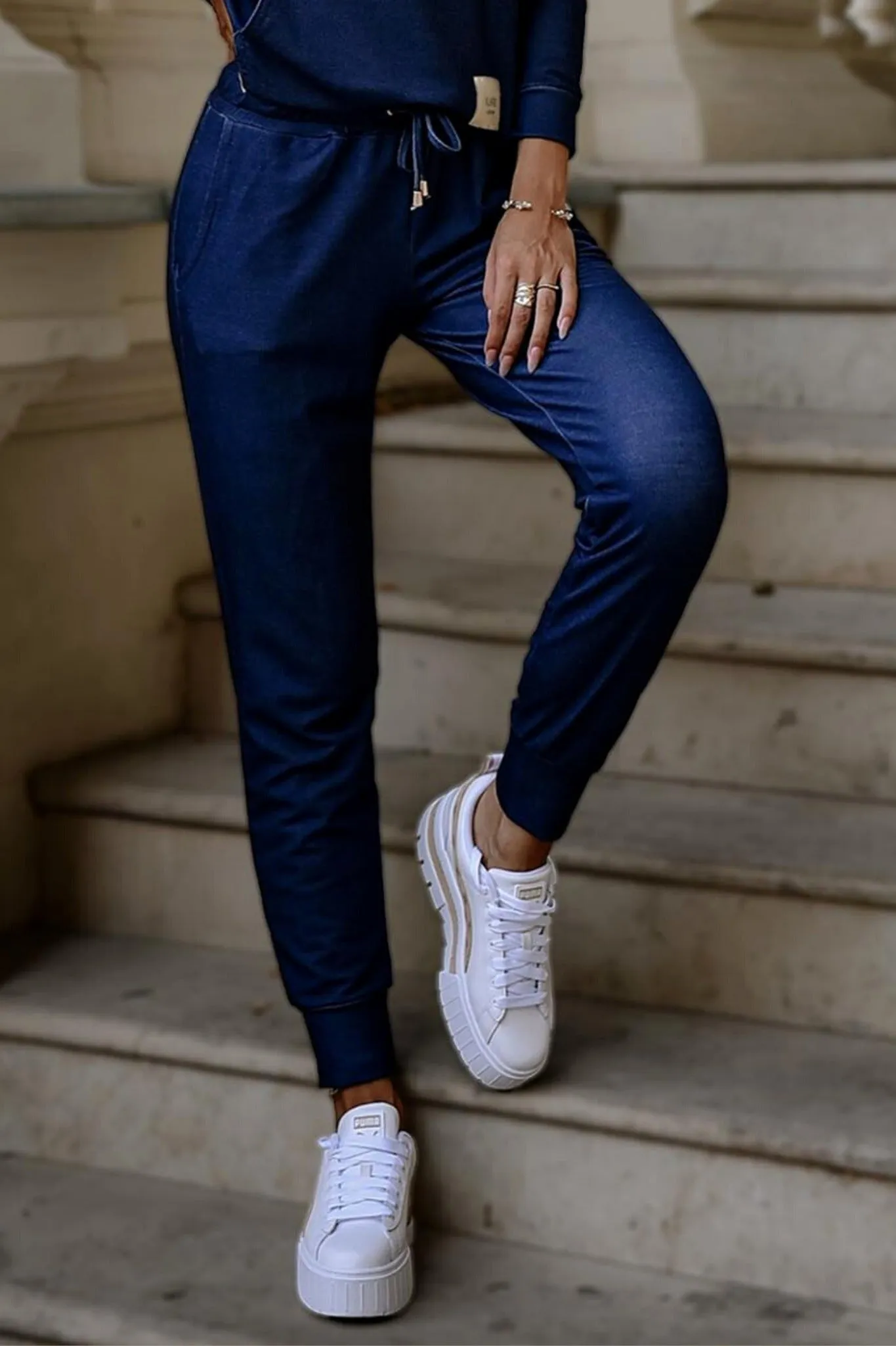 Completo casual sportivo blue navy simil denim felpa con tasca a marsupio e pantaloni con coulisse