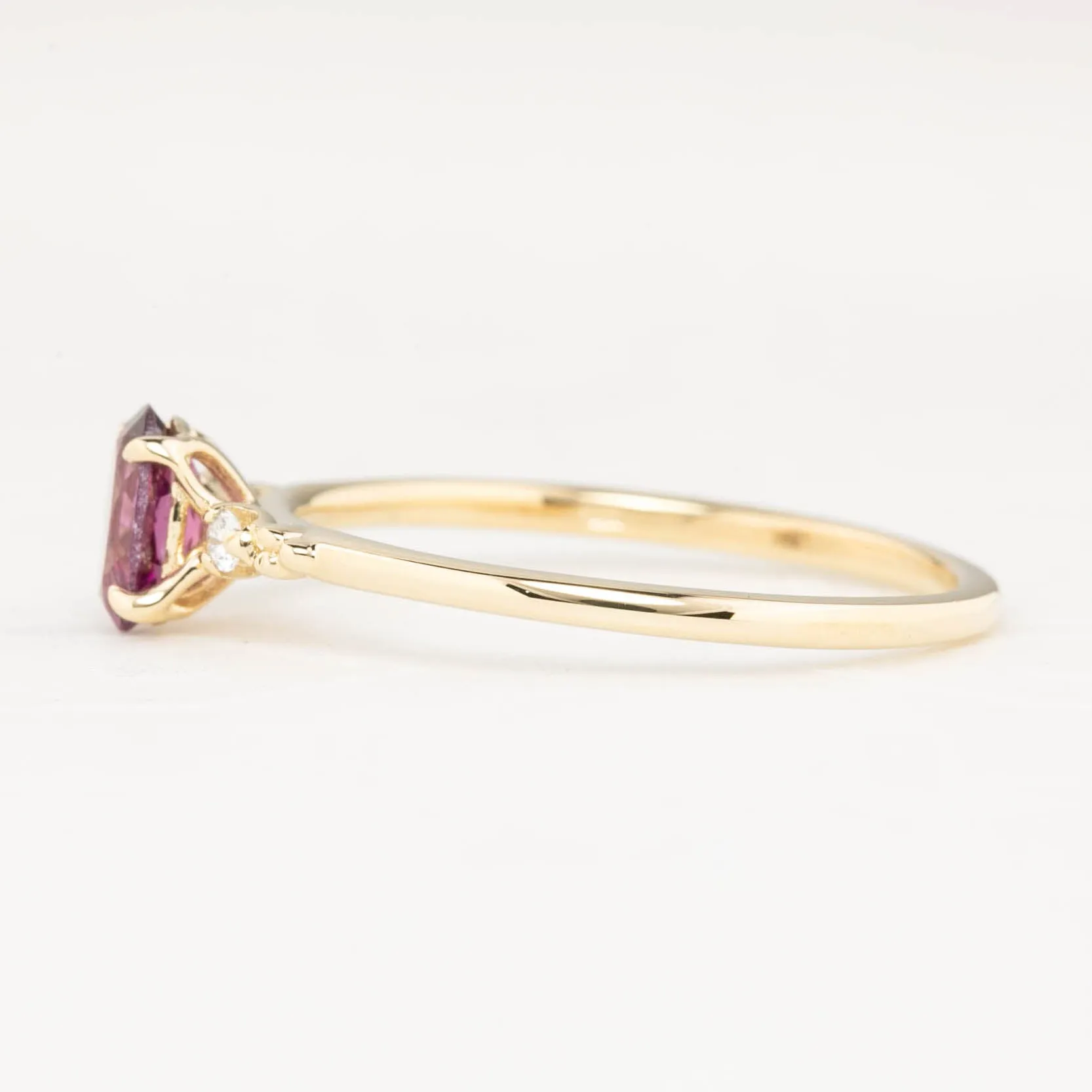 Estel Ring - Garnet