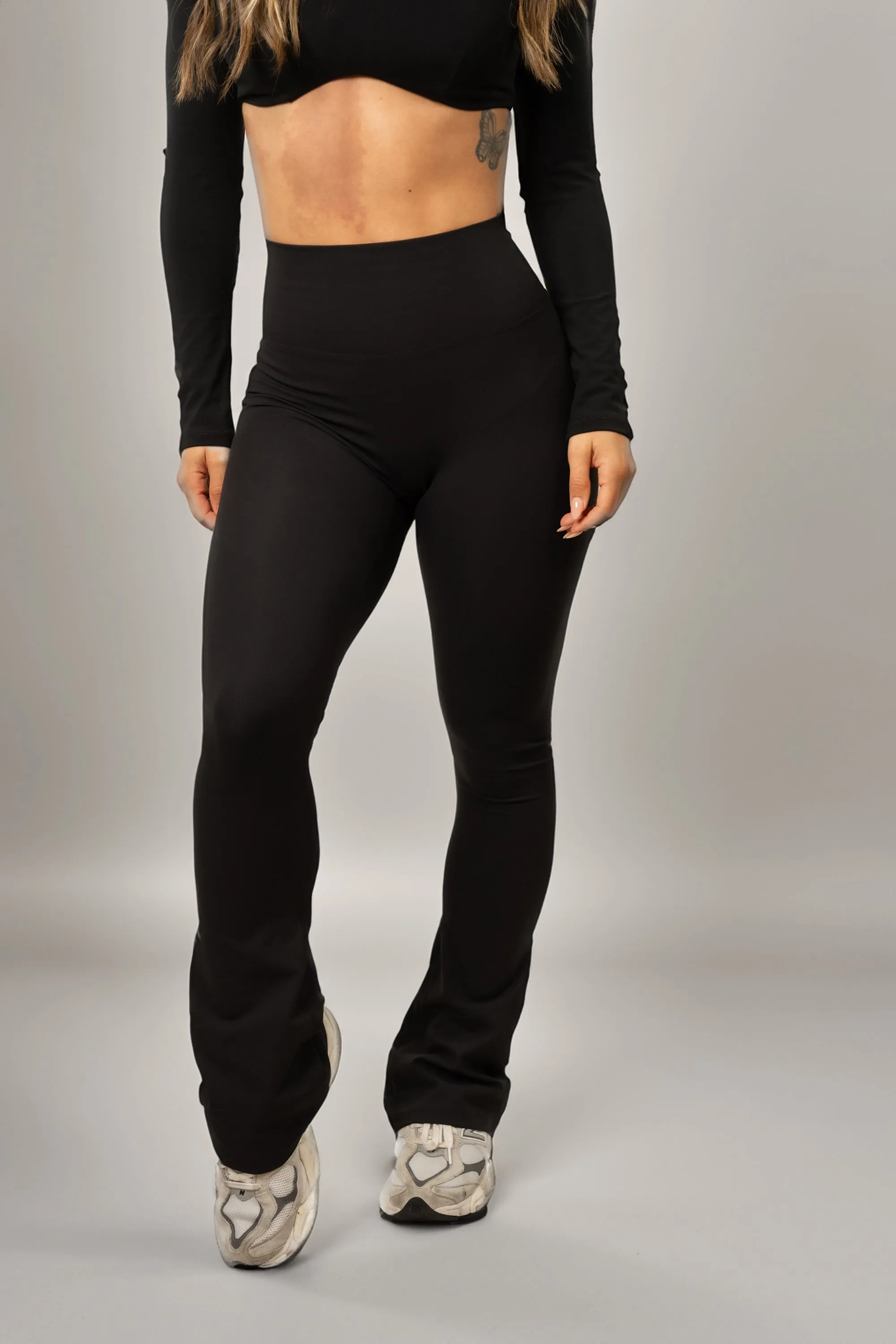 NEW Effortless Classic Flare Leggings - Black