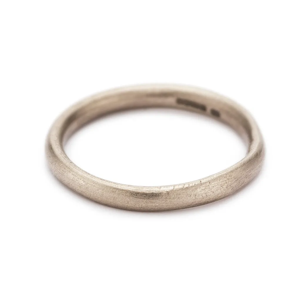 Oval Section Wedding Band - 2.5mm