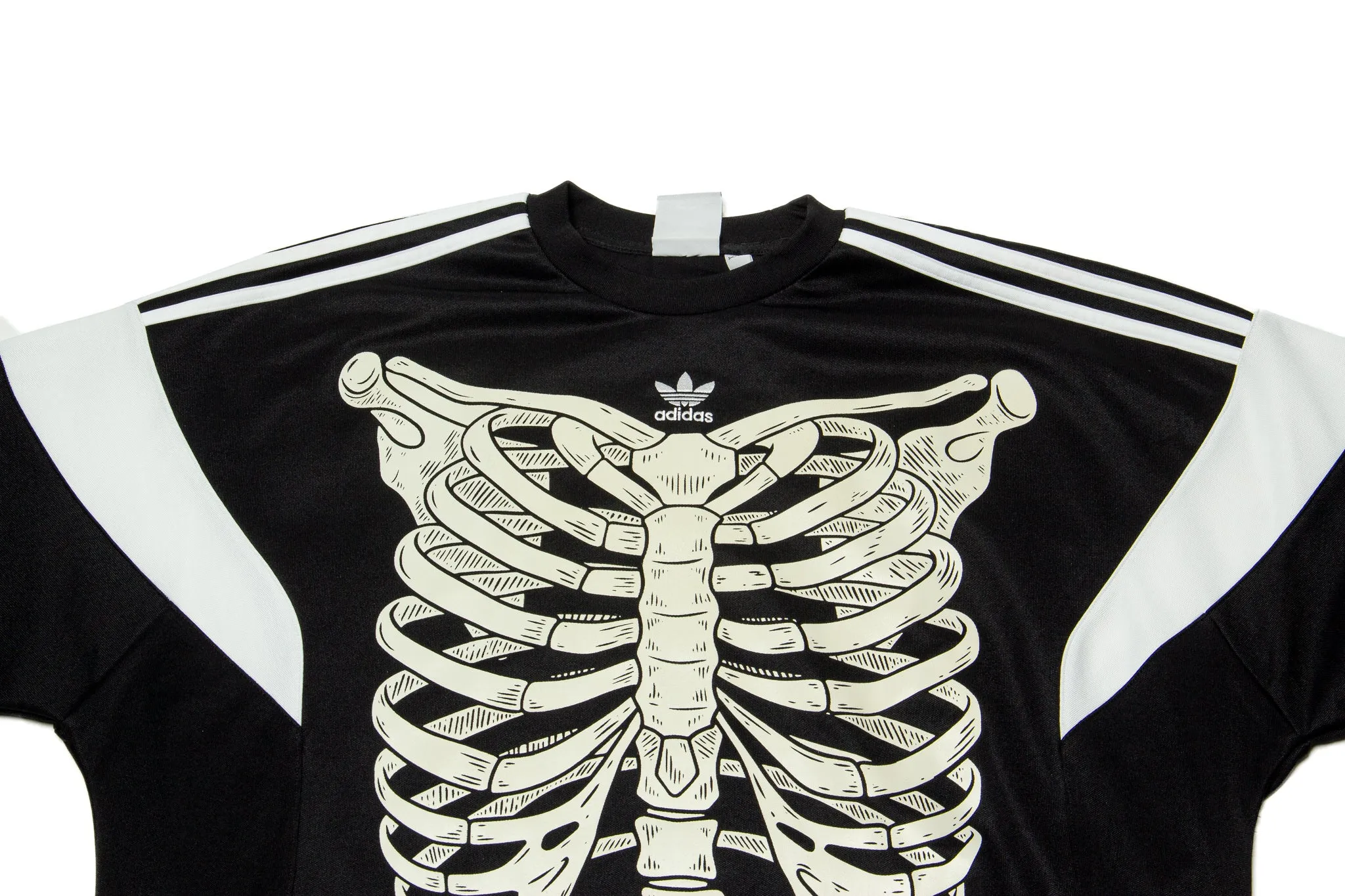 Two Feet Undr x Bones Cutline Crewneck "Black"